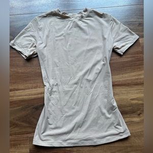 SKIMS Fits Everybody T-Shirt in color Sand, size XS